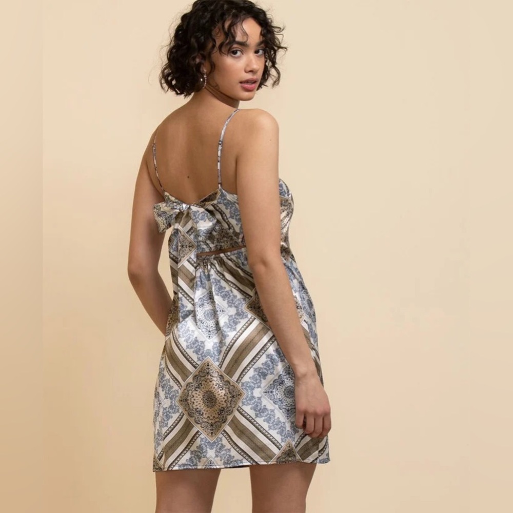 Ricki’s Satin Brown Tan Scarf Paisley Tie-Back Strappy Spaghetti Strap Dress - Picture 2 of 4